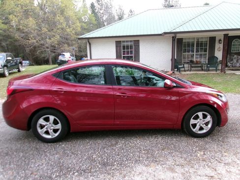 Used 2015 Hyundai Elantra SE FWD image 3