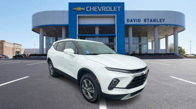 New 2026 Chevrolet Blazer LT w/ Convenience Package FWD image 2