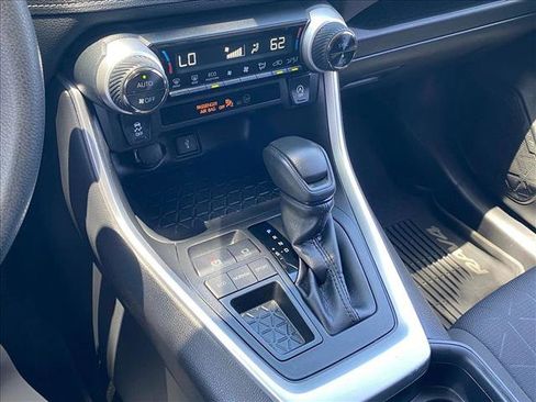 Used 2020 Toyota RAV4 XLE w/ All Weather Liner Package FWD image 18