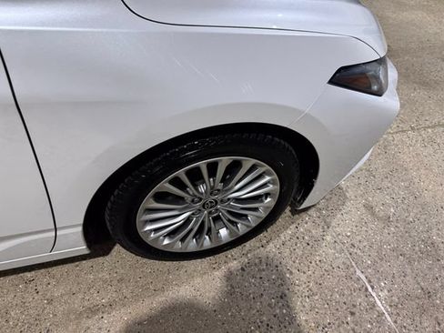 Used 2021 Toyota Avalon Limited AWD/4WD image 30