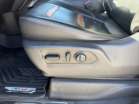 Used 2020 GMC Sierra 2500 AT4 w/ AT4 Premium Package image 11