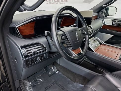 Used 2023 Lincoln Navigator L Reserve image 9