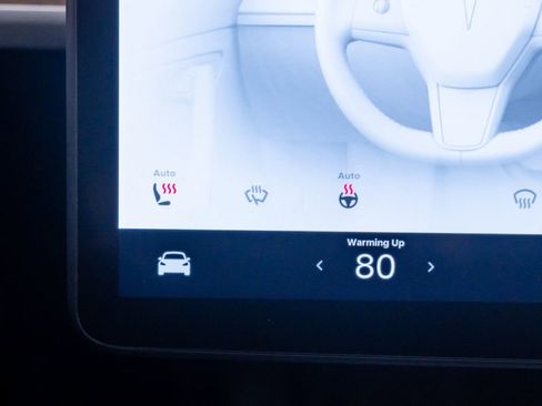 Used 2024 Tesla Model Y Long Range image 23