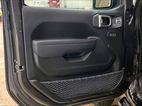 Used 2023 Jeep Wrangler Unlimited image 21