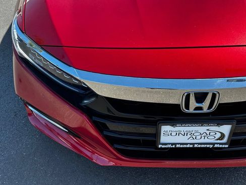 Used 2018 Honda Accord Touring image 4