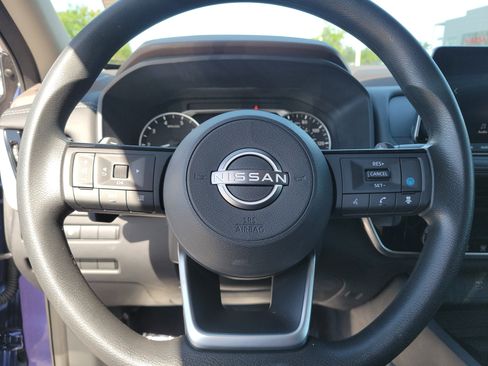 Certified 2022 Nissan Rogue SV FWD image 18