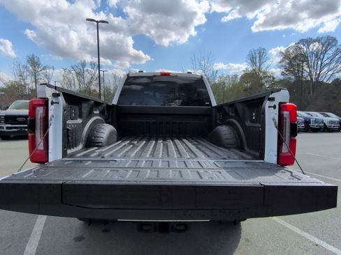 New 2026 Ford F250 Platinum w/ Tremor Off-Road Package AWD/4WD image 32