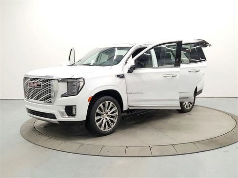 Used 2023 GMC Yukon Denali w/ Max Trailering Package image 11