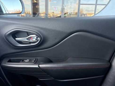 Used 2016 Jeep Cherokee Trailhawk image 26