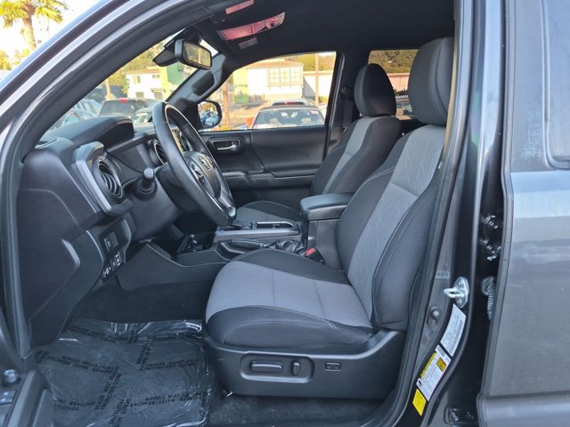 Used 2022 Toyota Tacoma TRD Sport AWD/4WD image 16