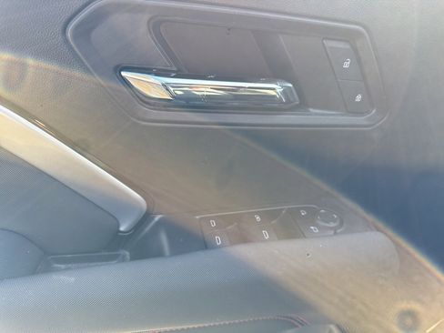 Used 2024 Chevrolet Colorado Z71 w/ Z71 Convenience Package 2 image 11