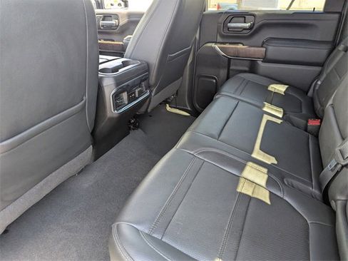 Used 2022 GMC Sierra 2500 Denali w/ Denali Black Diamond Edition image 21