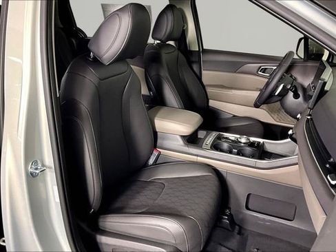 New 2026 Kia Carnival EX image 12