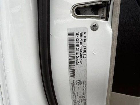 Used 2022 Chrysler Pacifica Touring-L image 23