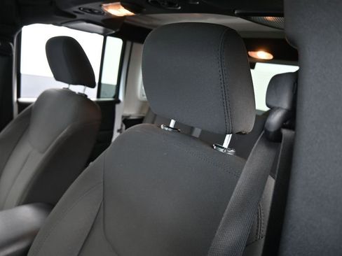 Used 2018 Jeep Wrangler Unlimited Sport S AWD/4WD image 14