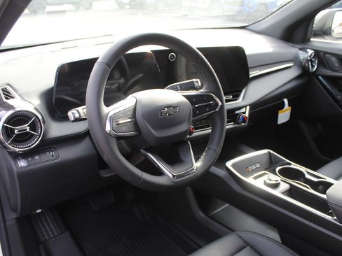 New 2026 Chevrolet Equinox LT w/ Convenience Package II image 11