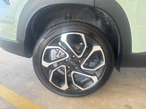 Used 2024 Chevrolet Trax RS w/ Driver Confidence Package image 30
