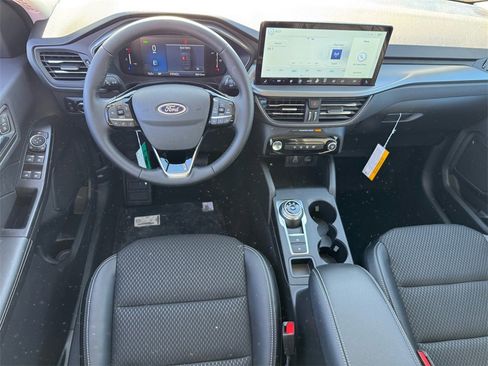 New 2025 Ford Escape SE image 10