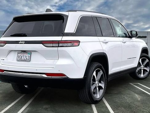 Used 2023 Jeep Grand Cherokee 4WD 4xe image 13