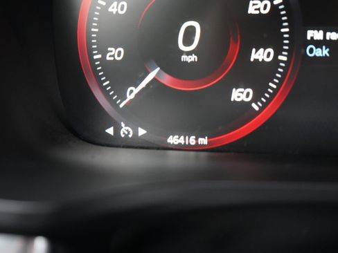 Used 2019 Volvo S60 T6 R-Design image 39