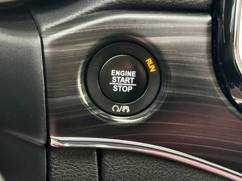 Used 2021 Jeep Grand Cherokee Limited AWD/4WD image 30