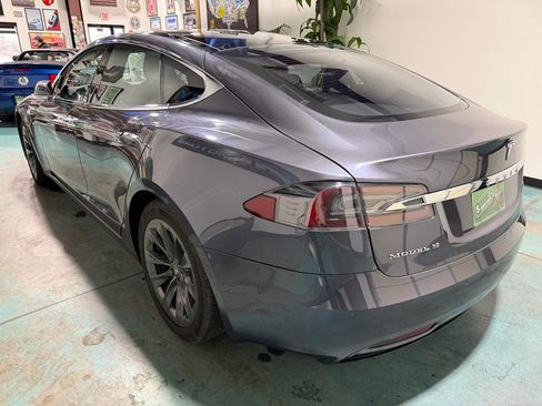 Used 2019 Tesla Model S 75D image 4