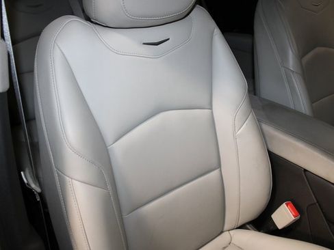 Certified 2022 Cadillac XT4 Luxury w/ Cold Weather Package image 23