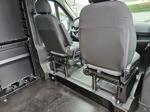 New 2025 RAM ProMaster 1500 w/ Quick Order Package 22G SLT image 18