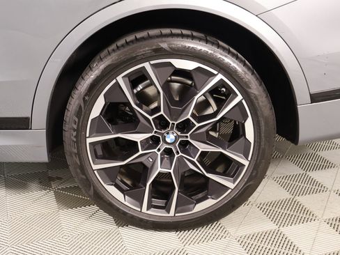 Used 2023 BMW X7 xDrive40i w/ M Sport Package image 21