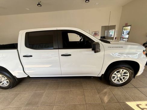 Used 2023 Chevrolet Silverado 1500 Custom AWD/4WD image 4