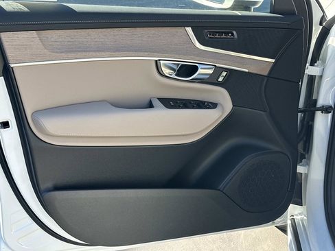 New 2026 Volvo XC90 B6 Plus image 11