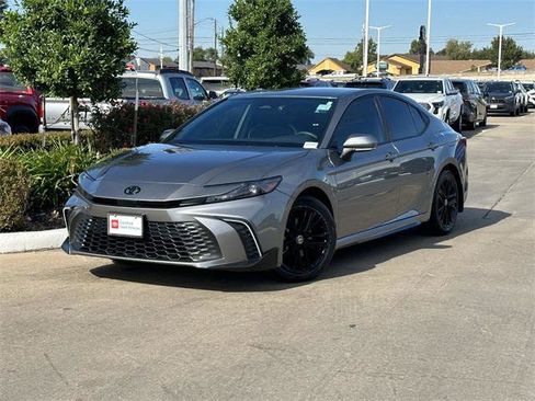 Certified 2025 Toyota Camry SE image 2