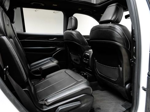 Used 2023 Jeep Grand Cherokee L Overland AWD/4WD image 41