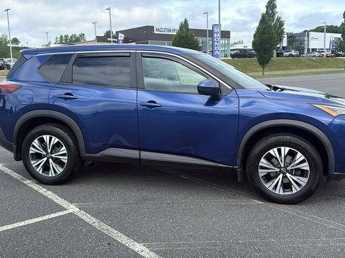 Used 2022 Nissan Rogue SV FWD image 3