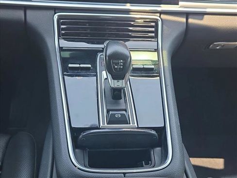 Used 2019 Porsche Panamera RWD image 15