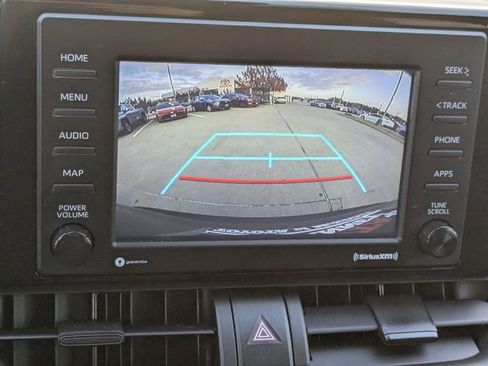 Used 2022 Toyota RAV4 XLE w/ Convenience Package image 18