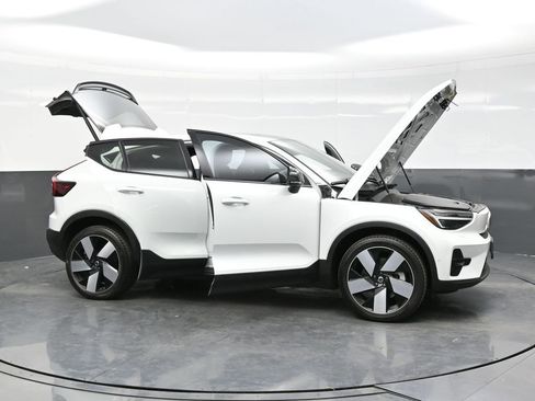 Used 2023 Volvo C40 P8 Recharge Ultimate w/ Protection Package Premier AWD/4WD image 44