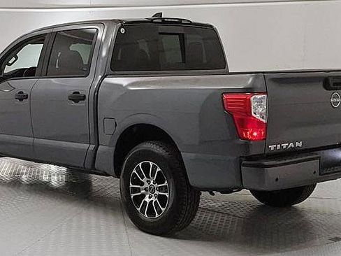 Used 2024 Nissan Titan SV image 4