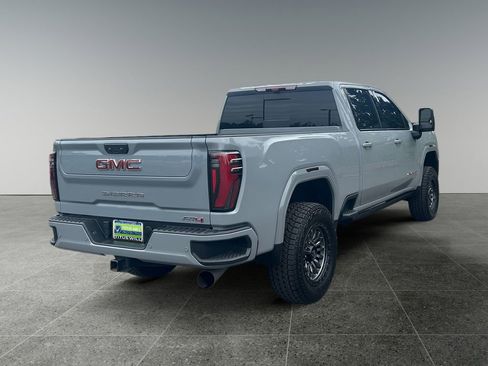 Used 2024 GMC Sierra 2500 AT4 w/ AT4 Premium Plus Package AWD/4WD image 10