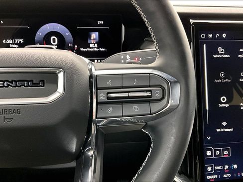 Used 2025 GMC Acadia Denali w/ Super Cruise Package FWD image 26