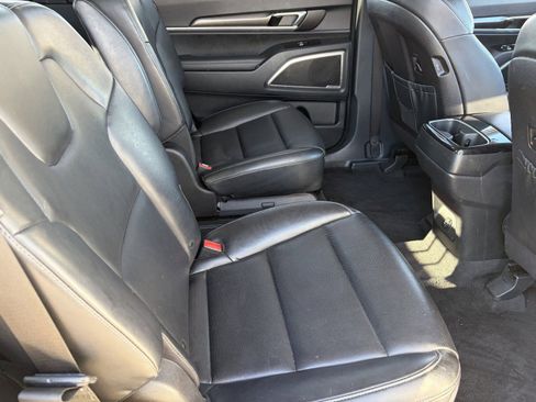 Used 2025 Kia Telluride S FWD image 14