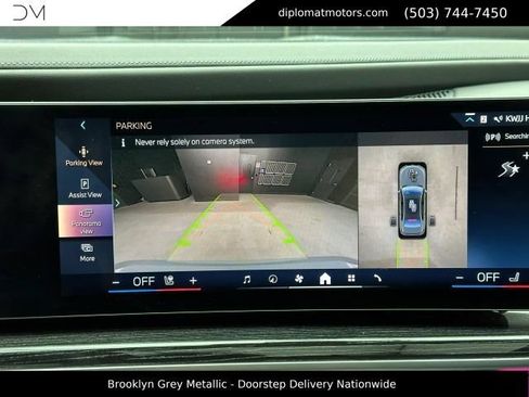 Used 2025 BMW i7 xDrive60 AWD/4WD image 40