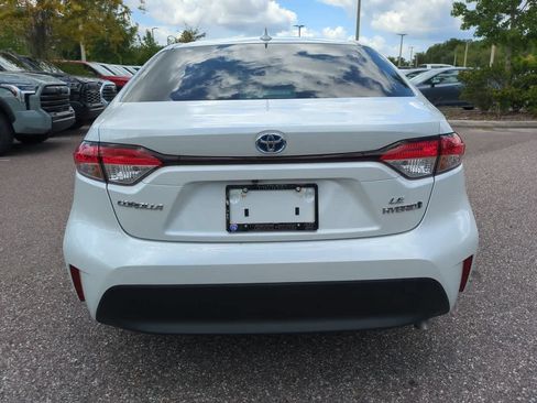 Certified 2024 Toyota Corolla LE FWD image 5