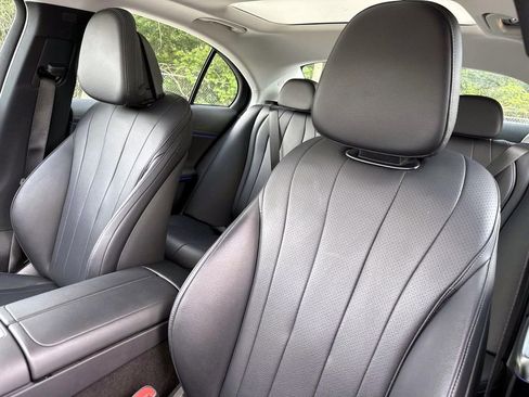 Used 2025 Mercedes-Benz E 350 Sedan image 29