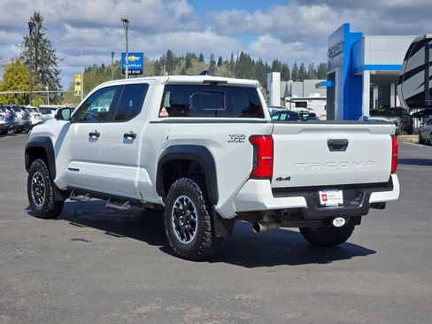 Certified 2024 Toyota Tacoma TRD Off-Road w/ TRD Off Road Premium Package AWD/4WD image 4