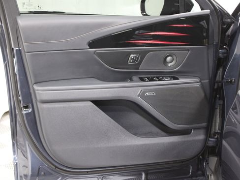 Certified 2024 Lincoln Nautilus Reserve w/ Equipment Group 202A image 6