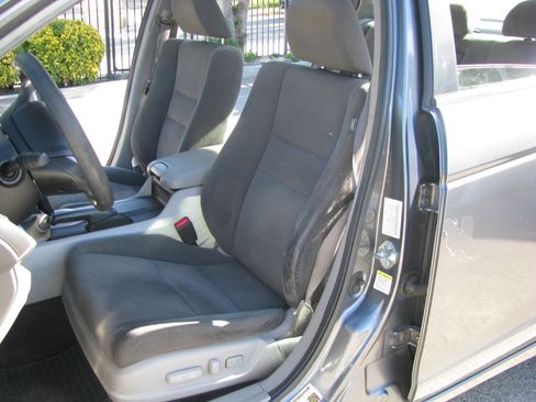 Used 2010 Honda Accord EX image 10