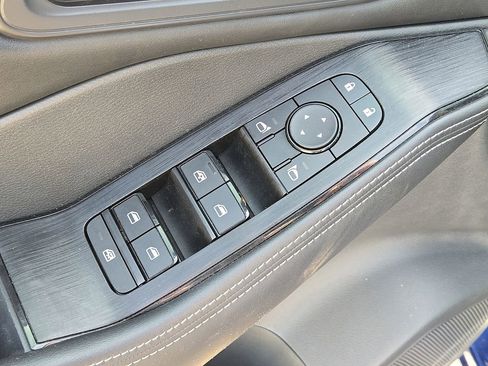 Used 2022 Nissan Rogue SV w/ SV Premium Package image 22