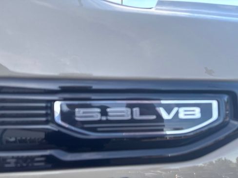 Used 2022 GMC Sierra 1500 Elevation w/ Elevation Premium Package AWD/4WD image 5