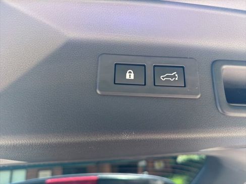 Used 2025 Subaru Forester Touring AWD/4WD image 25